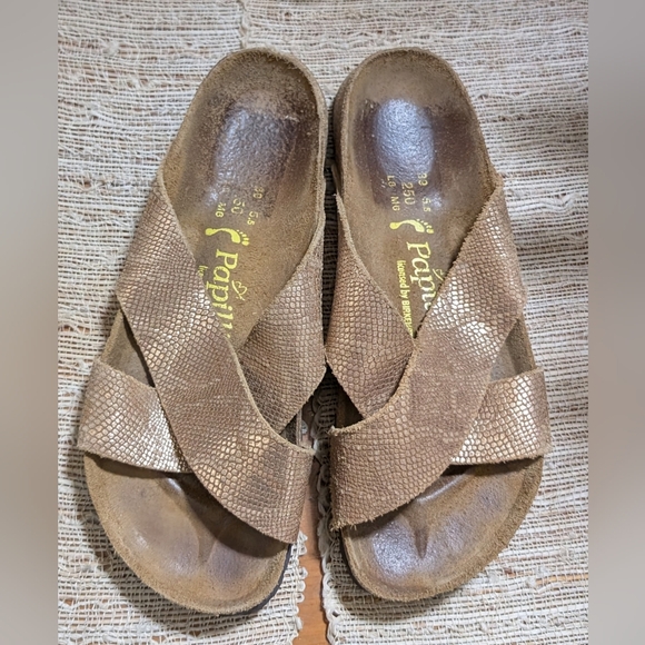 Birkenstock Papillio Sandals Slides Cross Strap in Gold - Picture 2 of 5